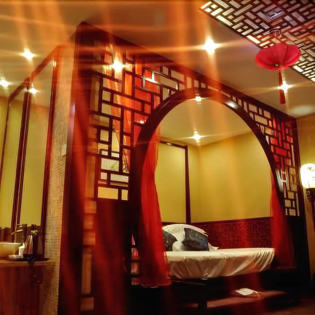 The Love of Maple Theme Hotel