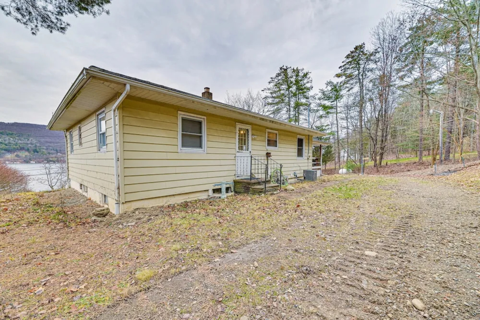 Pet-friendly New York Escape w/ Deck & Lake Views!