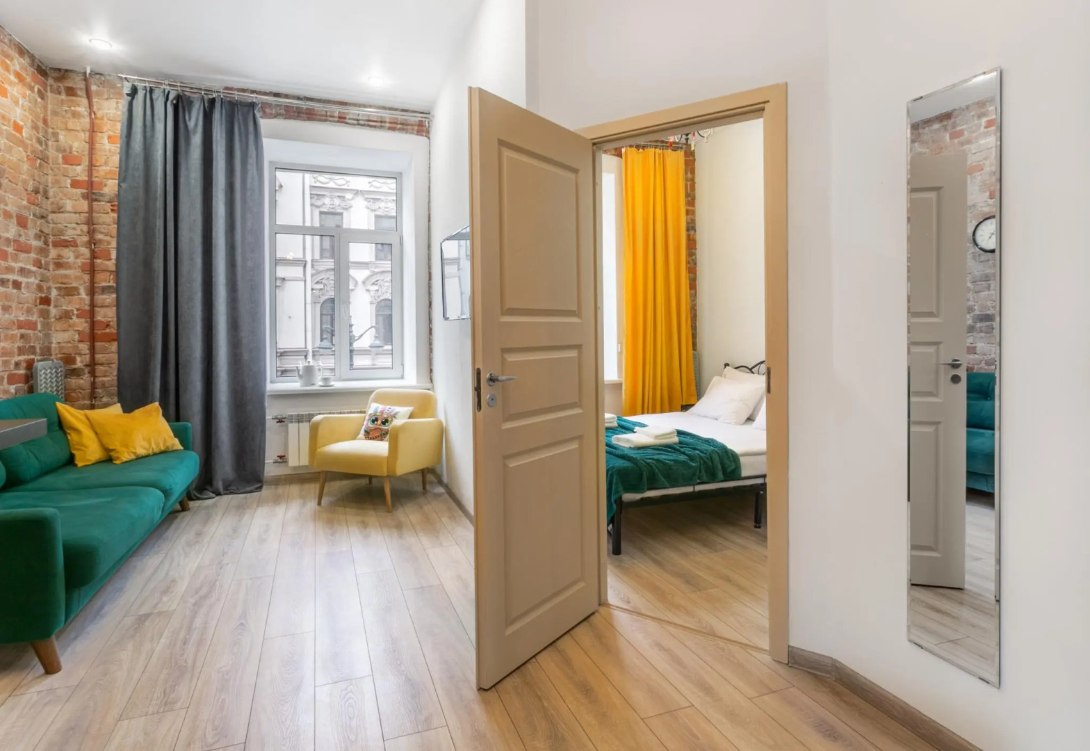 SeApart. На Большом 13 (бывш. Апартаменты на Большом проспекте Петроградской Стороны)