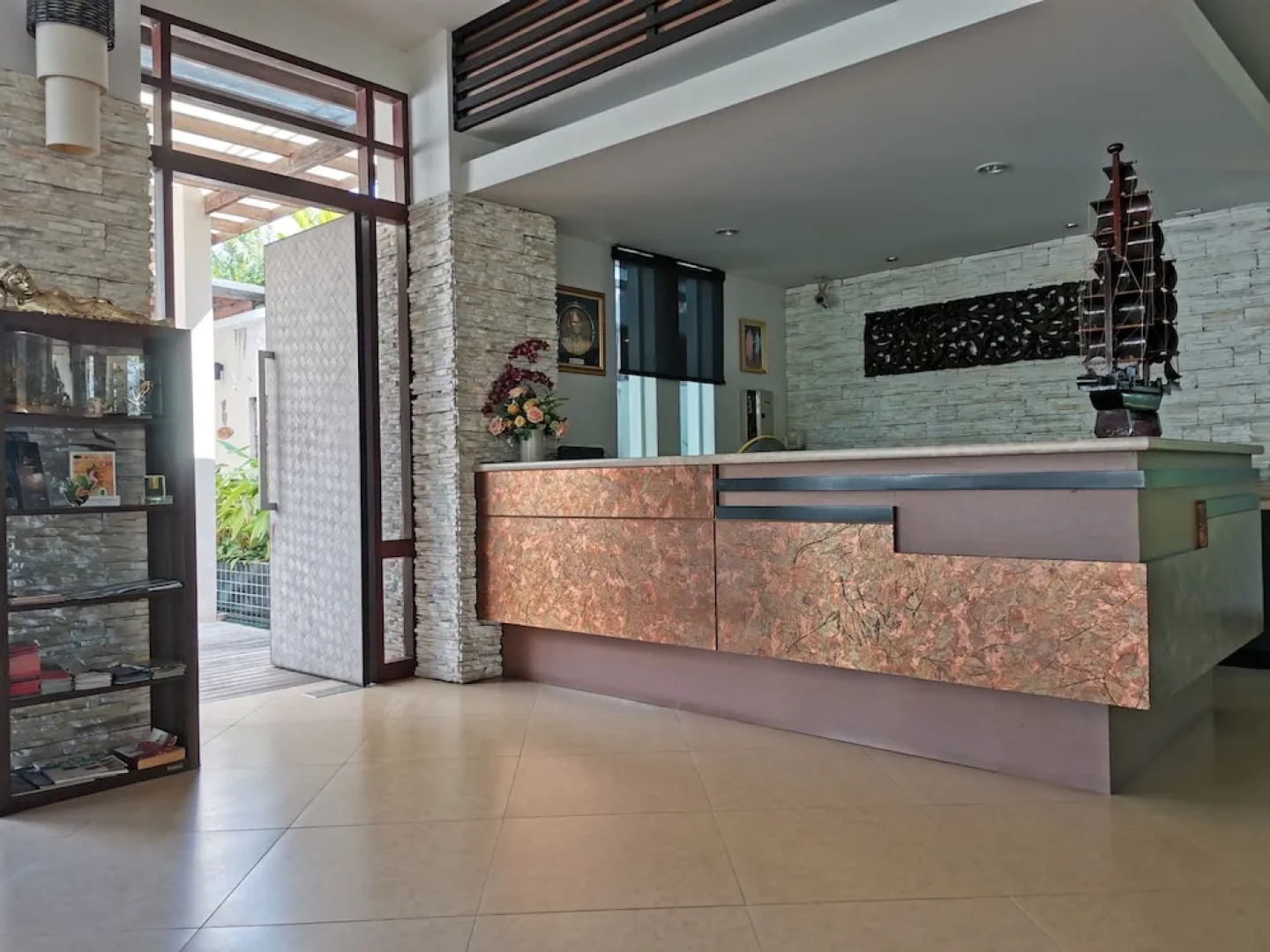 Tachawan Resort & Restaurant