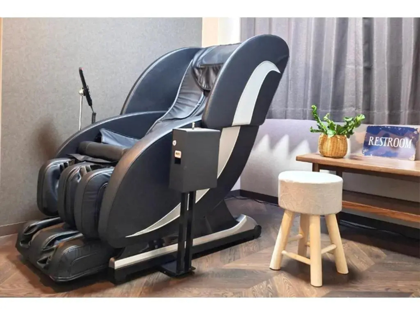 Business Hotel White