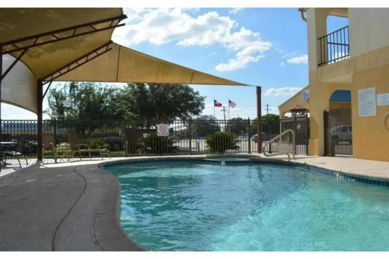 Hotel O Executive Inn & Suites Cuero Hwy 87