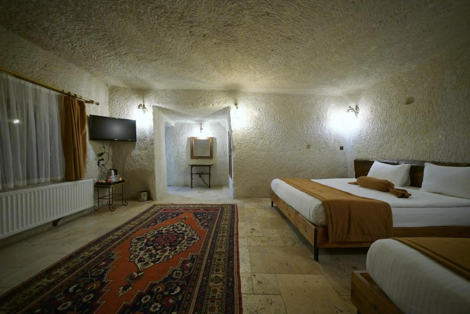 Elite Cave Suites