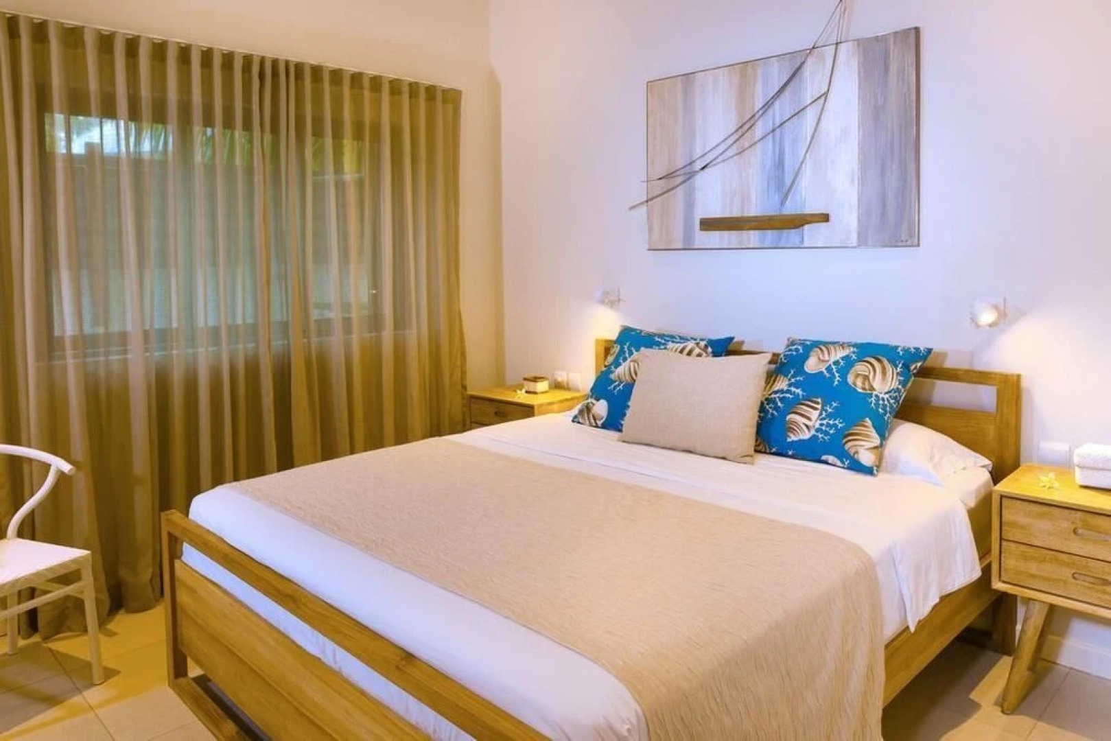 Beach and Pool Poste Lafayette