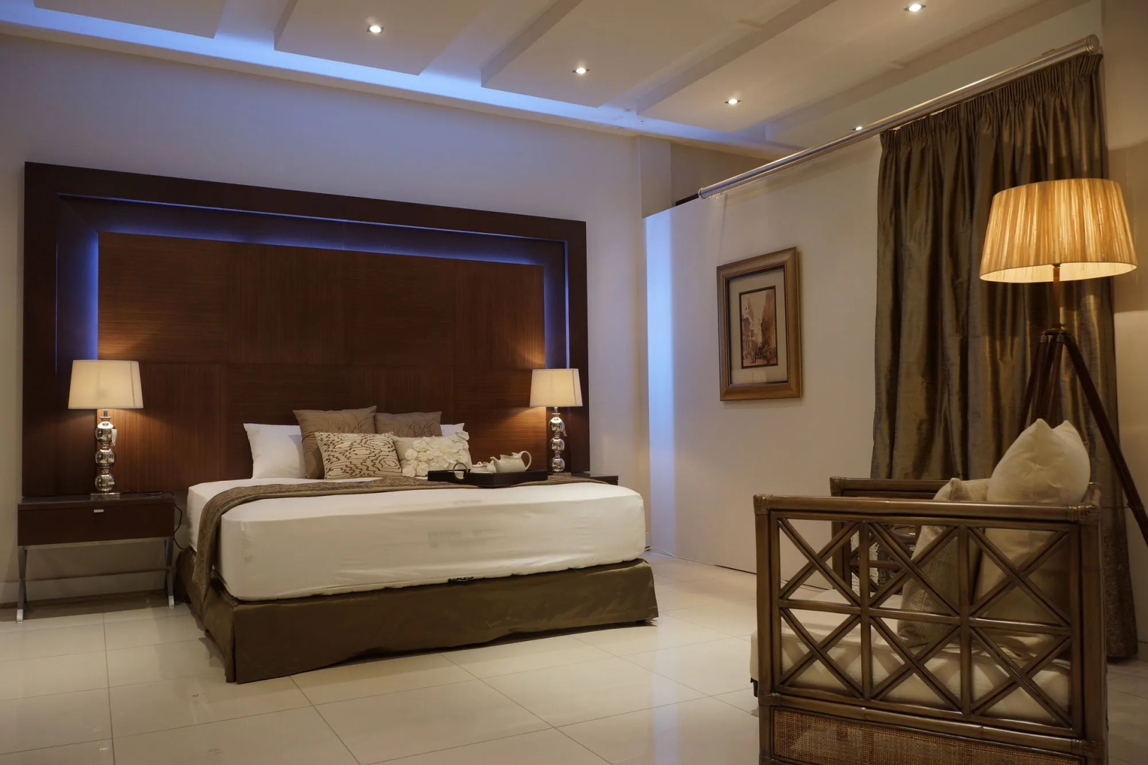 Hotel 2001
