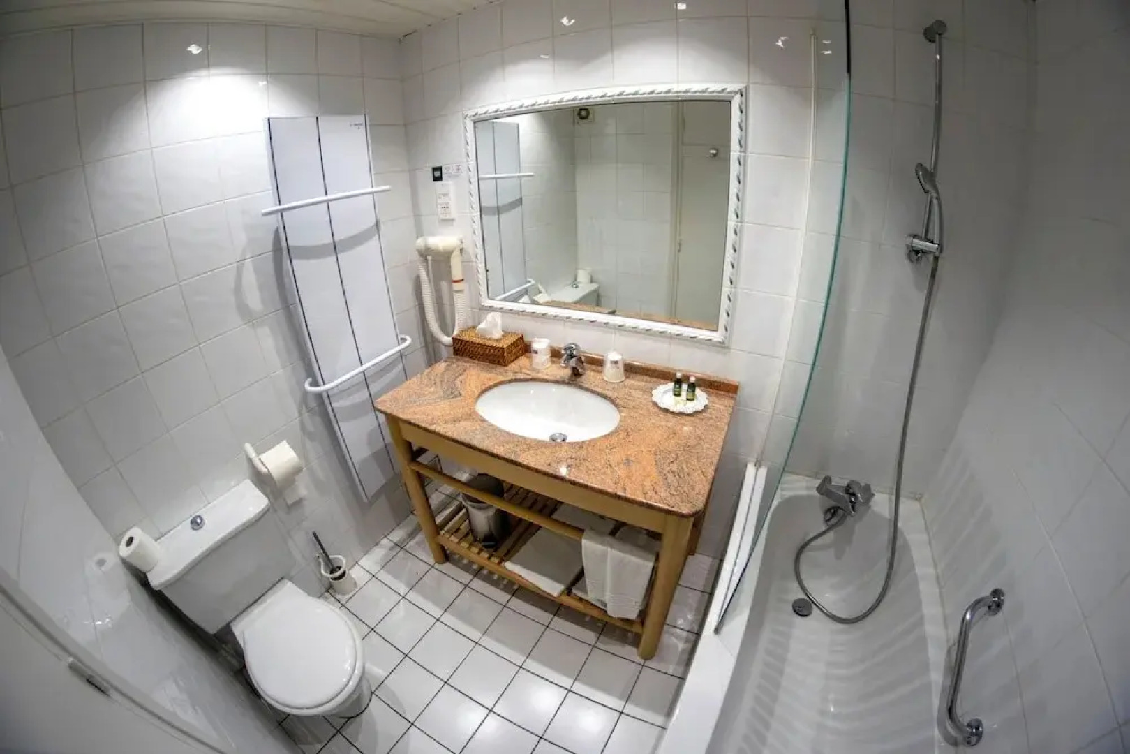 Le relais fleuri, Hôtel et restaurant Logis - Avallon