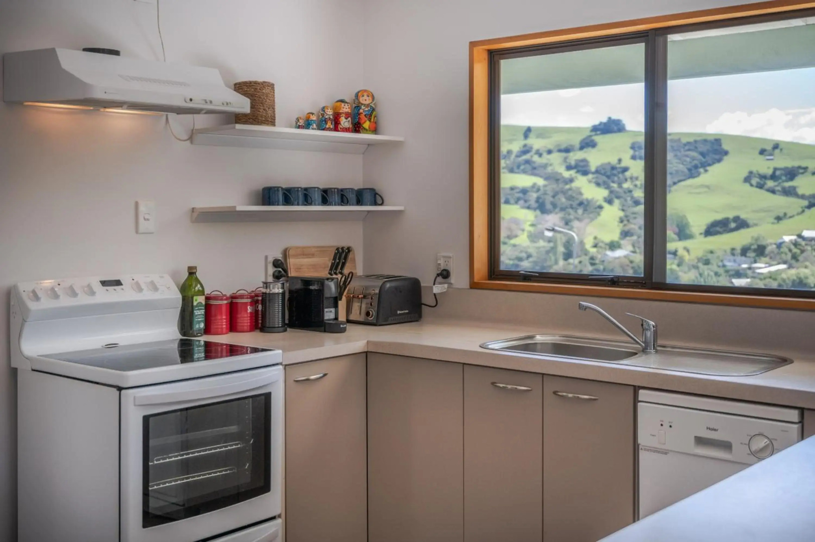 Libeau Lane Views - Akaroa Holiday Home