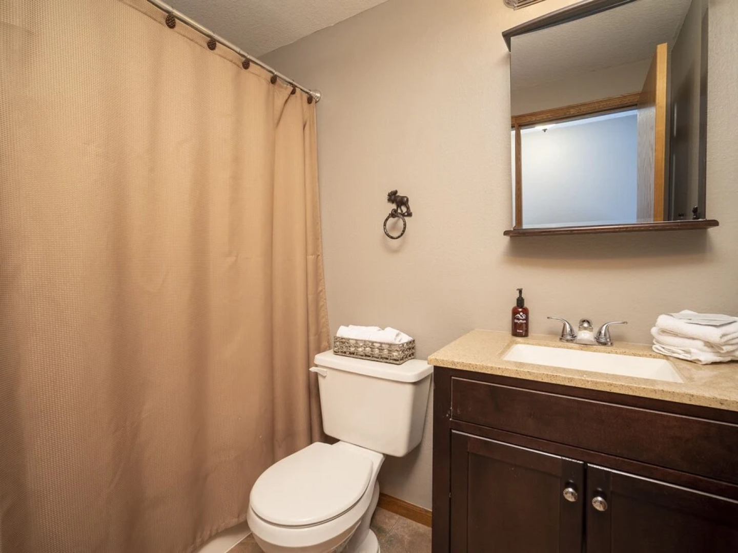 Fawn Drive 2 Bedroom Home by Redawning