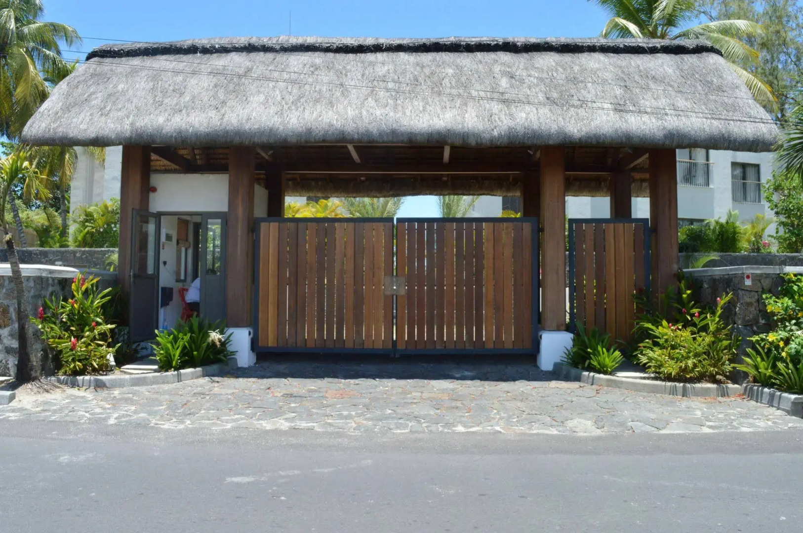 Rose Des Sables Beachfront Apartments