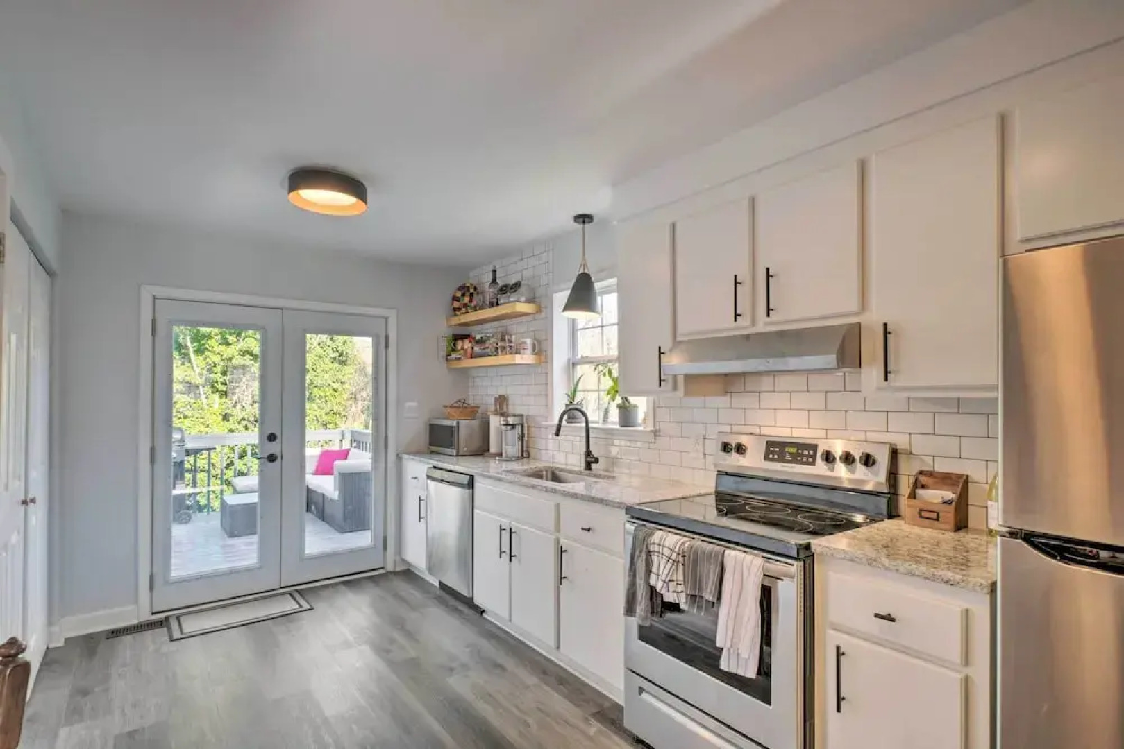 Pet-friendly Greenville Dwelling ~ 2 Mi From Dtwn!