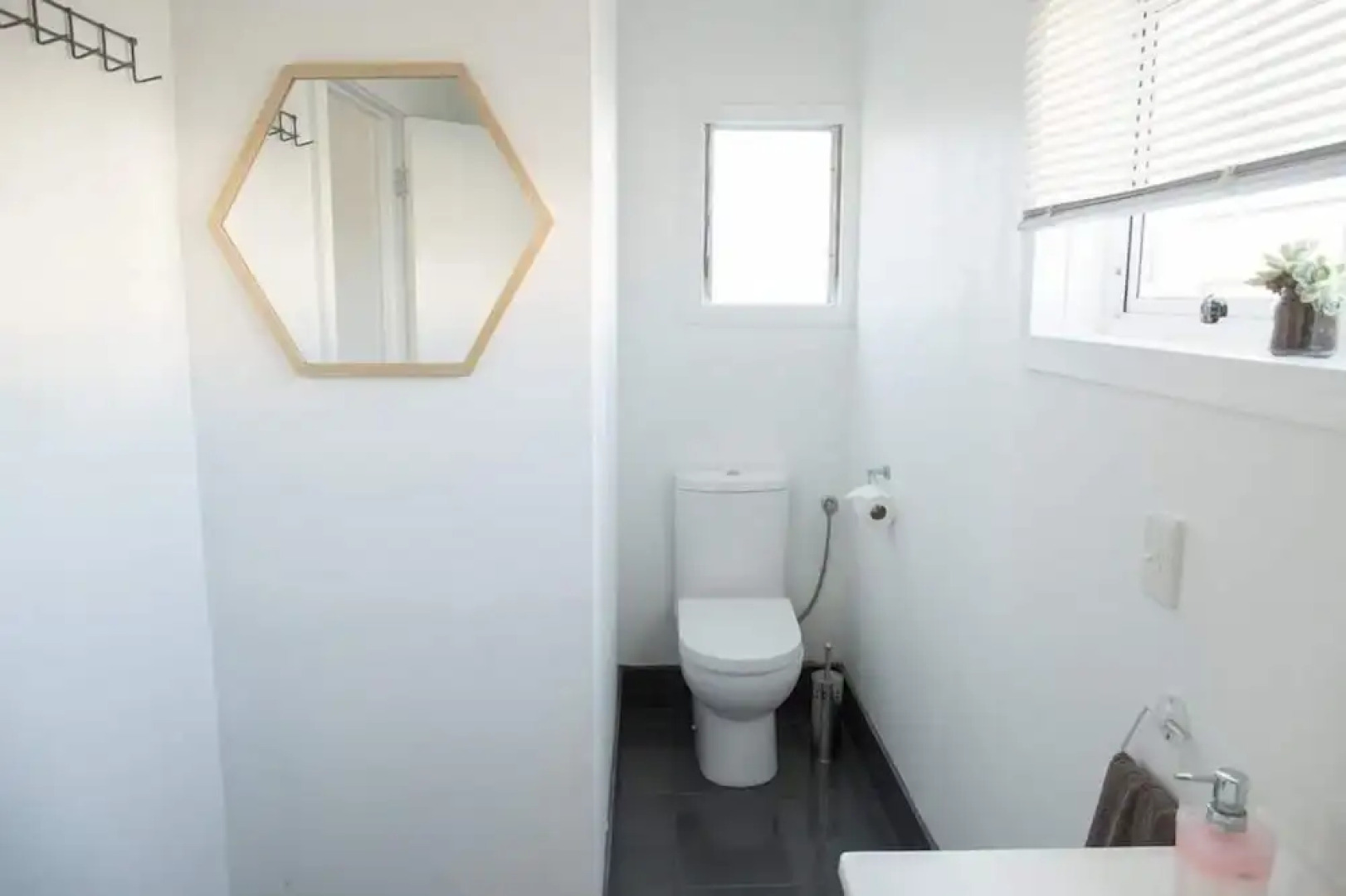 Surf N Stay Whangamata - Hostel