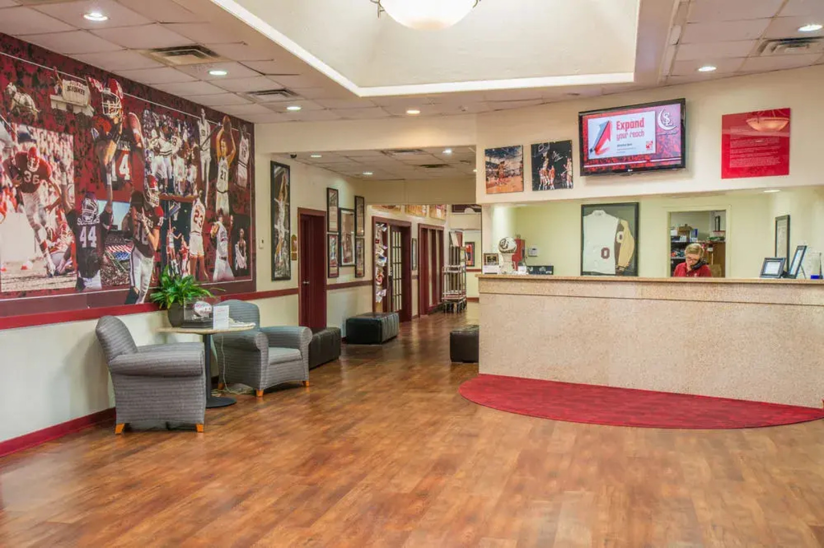 Sooner Legends Inn And Suites