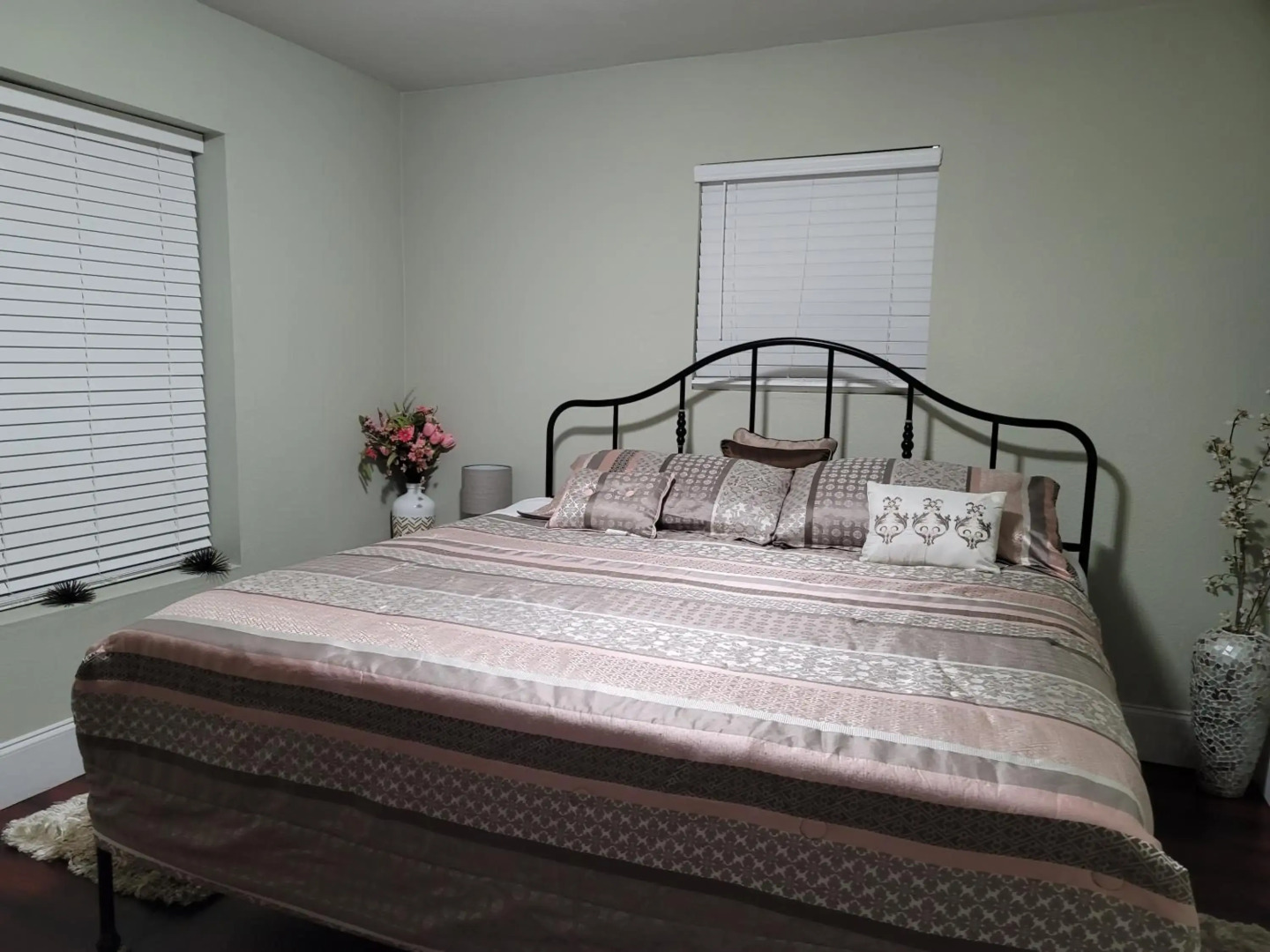 House with private swimming pool 3-6-8 f deep