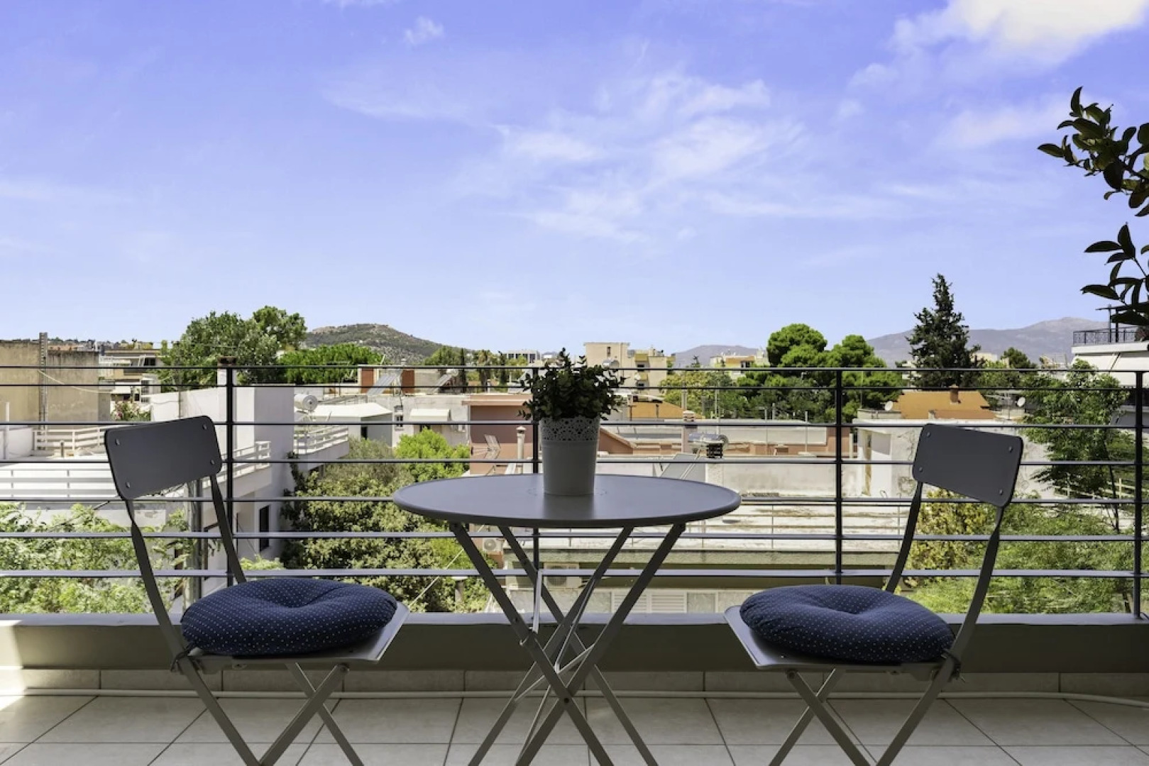 Posh 1BR Apartment in Chalandri by UPSTREET