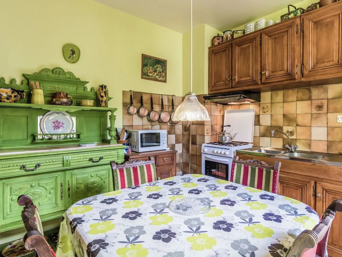 Peaceful Holiday Home in Bort-les-orgues Near the River