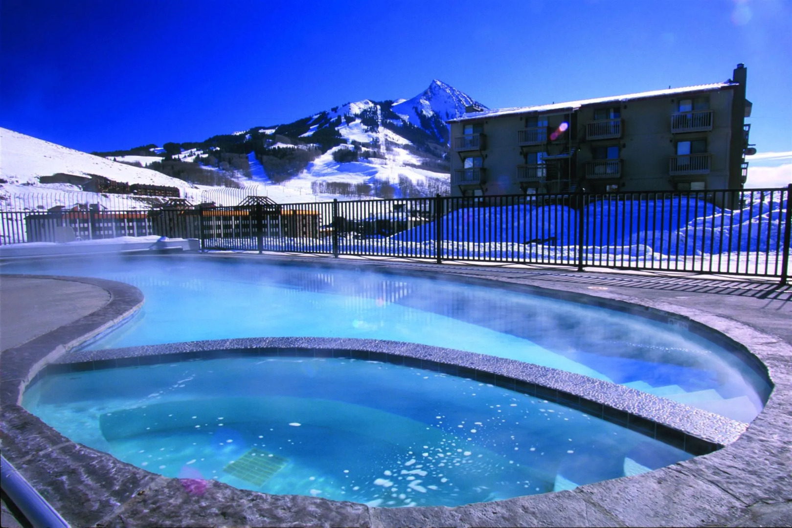 Chateaux Condominiums By Crested Butte Lodging