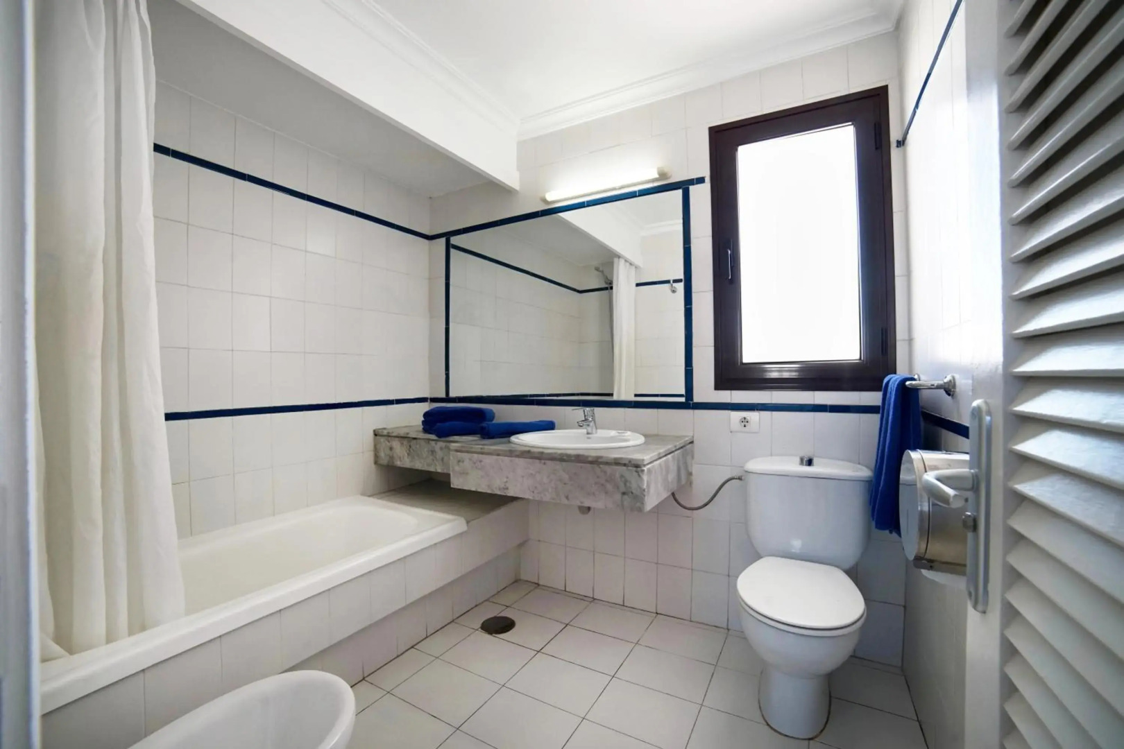 Apartamentos Plaza Azul