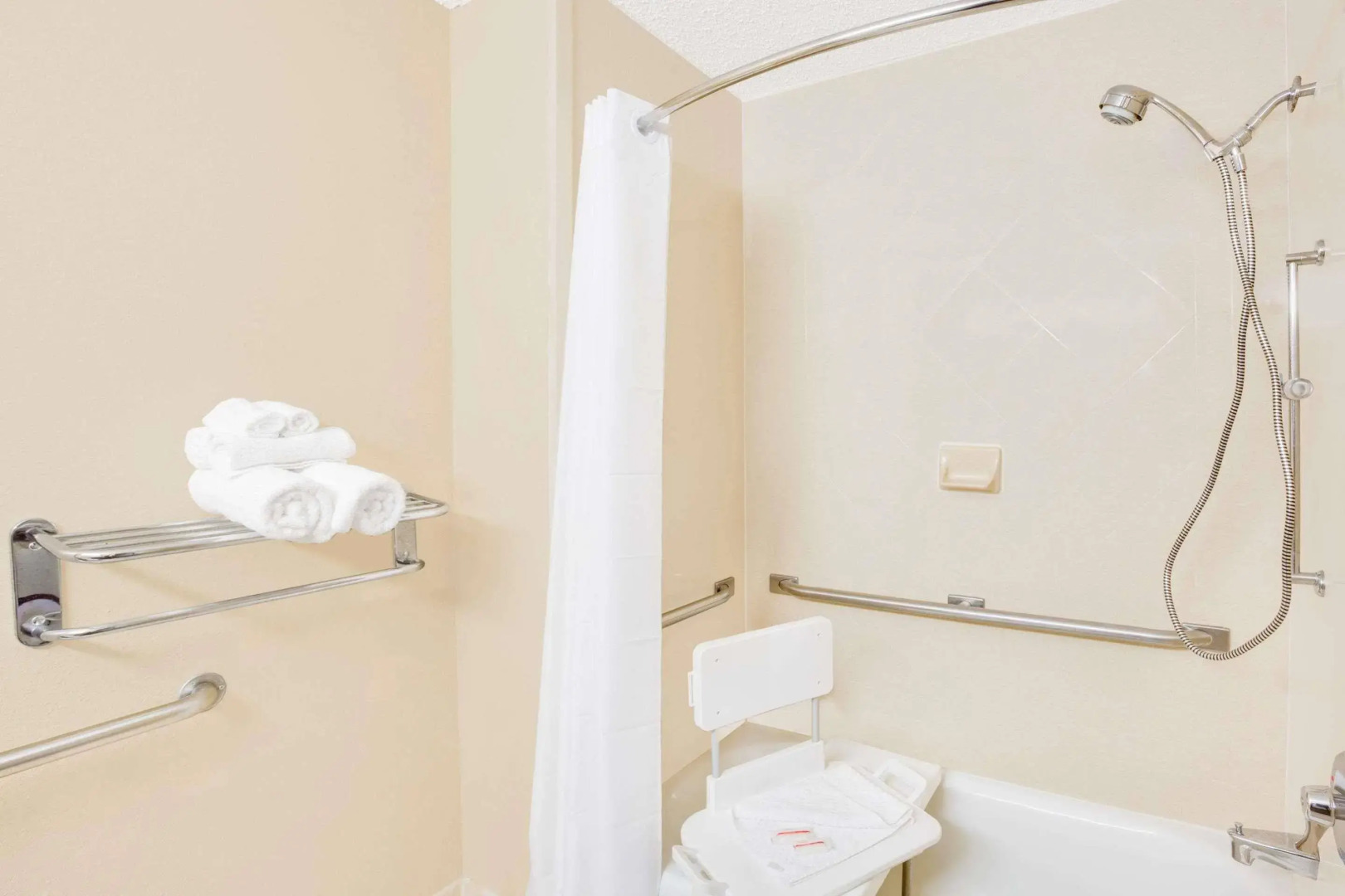 Coastal Inn & Suites - Wilmington, NC