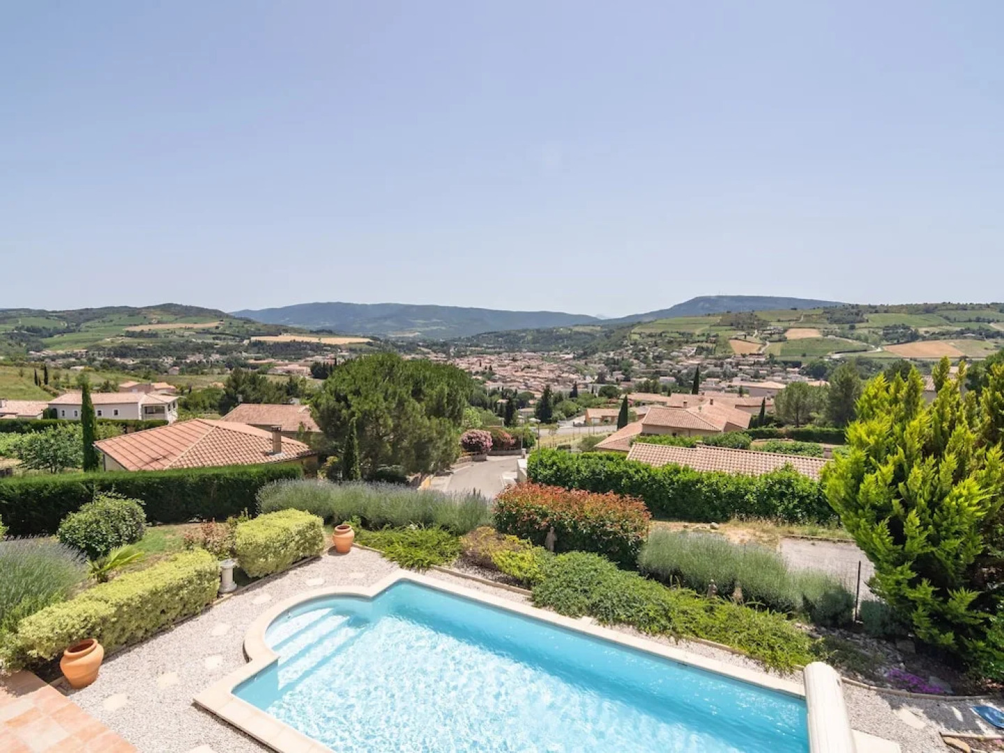 Spacious Villa With Private Swimming Pool and Fully Enclosed Garden