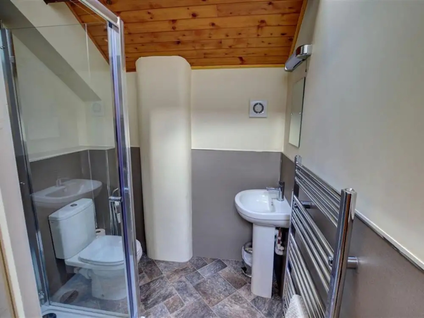 Quaint Holiday Home in South Wales With Sunny Gardens