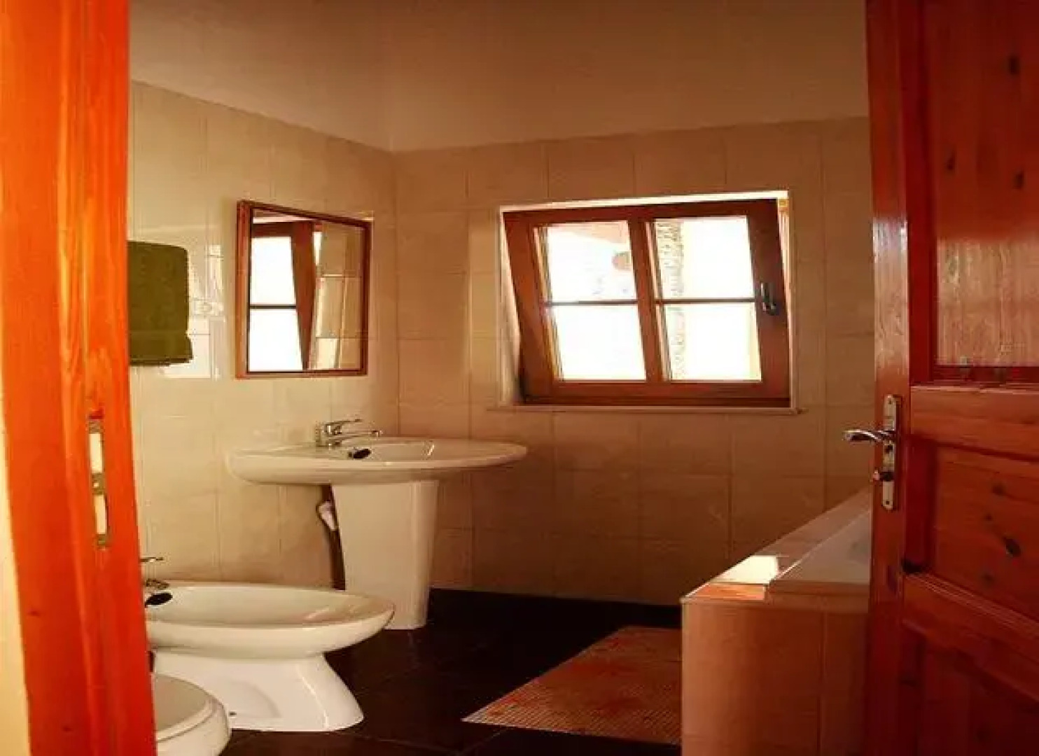 Vale Figueiras Surf Camp & Resort