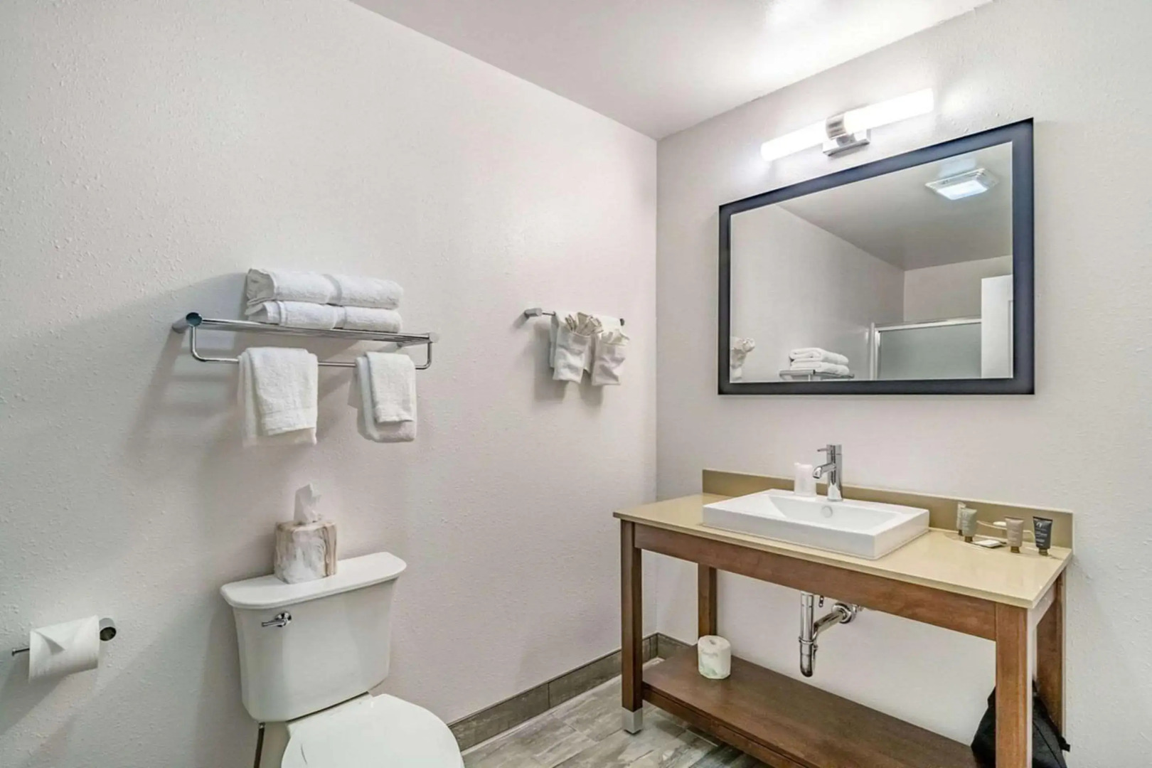 The Riverview Inn & Suites, an Ascend Hotel Collection Member