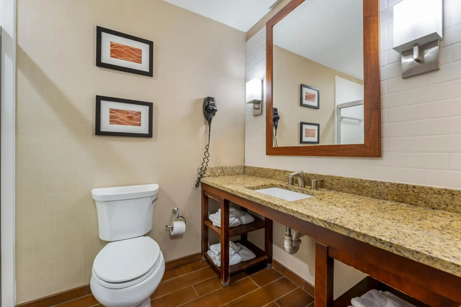 Comfort Inn & Suites Triadelphia - Wheeling