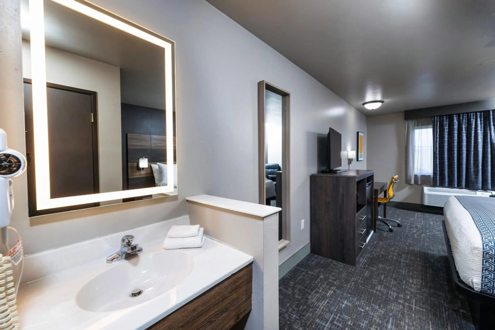Hotel J Green Bay