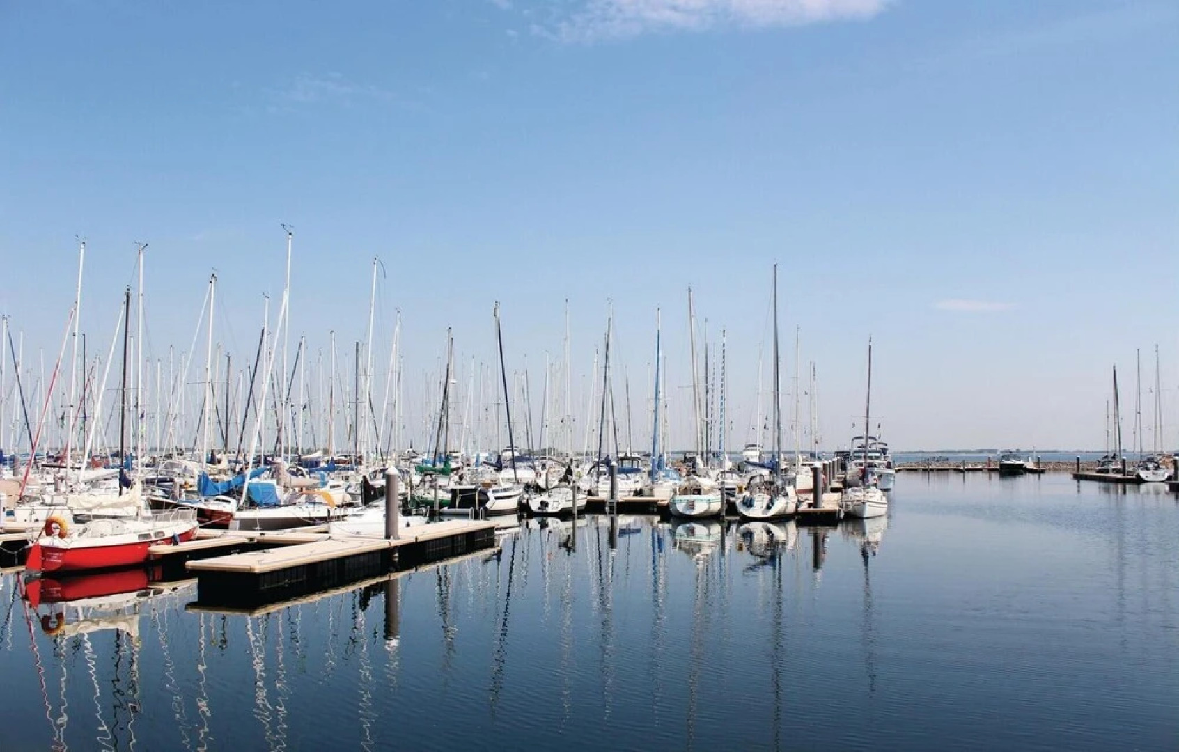 Nice Apartment in Bruinisse With 1 Bedrooms and Wifi