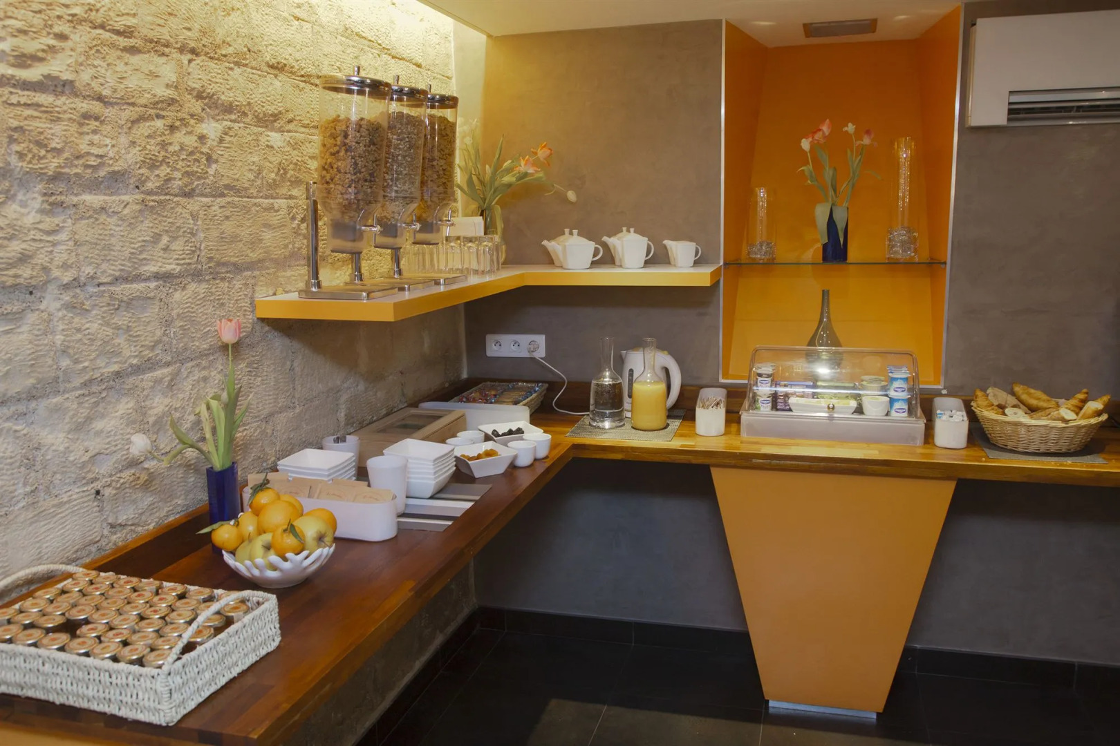 Hotel Lumières Montmartre Paris