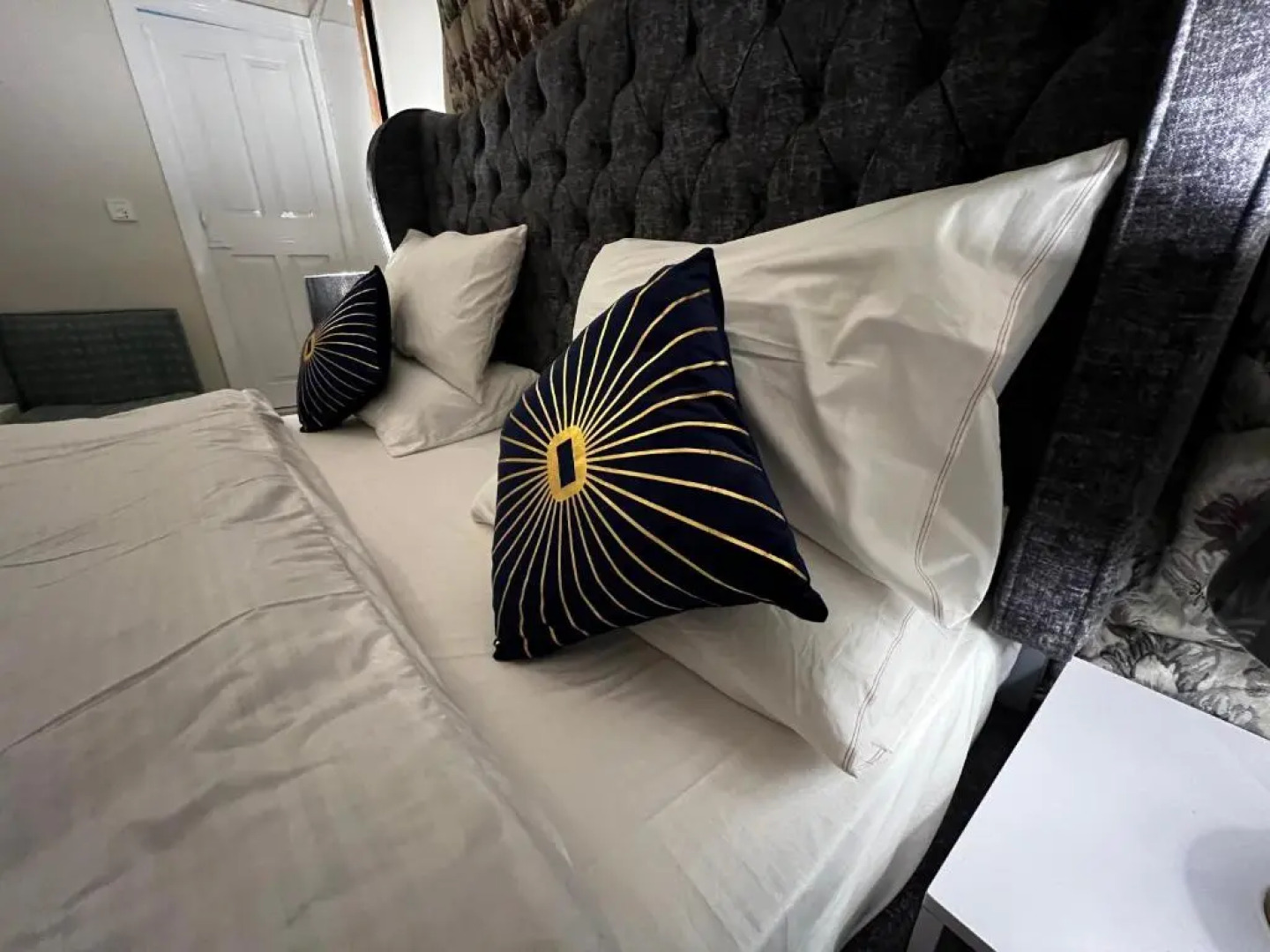 3 Bedroom House in main blue area f-6