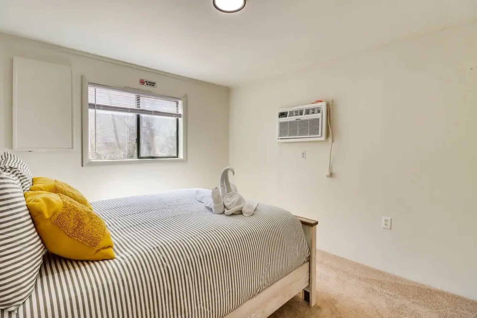 Quiet East Stroudsburg Home w/ Grill & Fireplace!