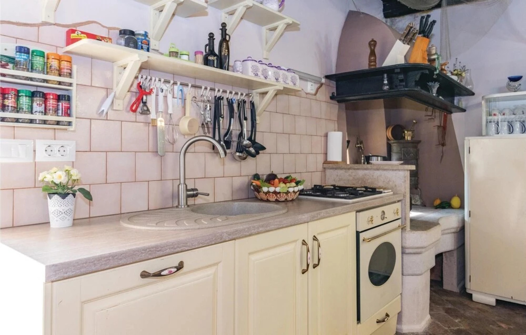 Awesome Home in Vodnjan With Wifi and 6 Bedrooms