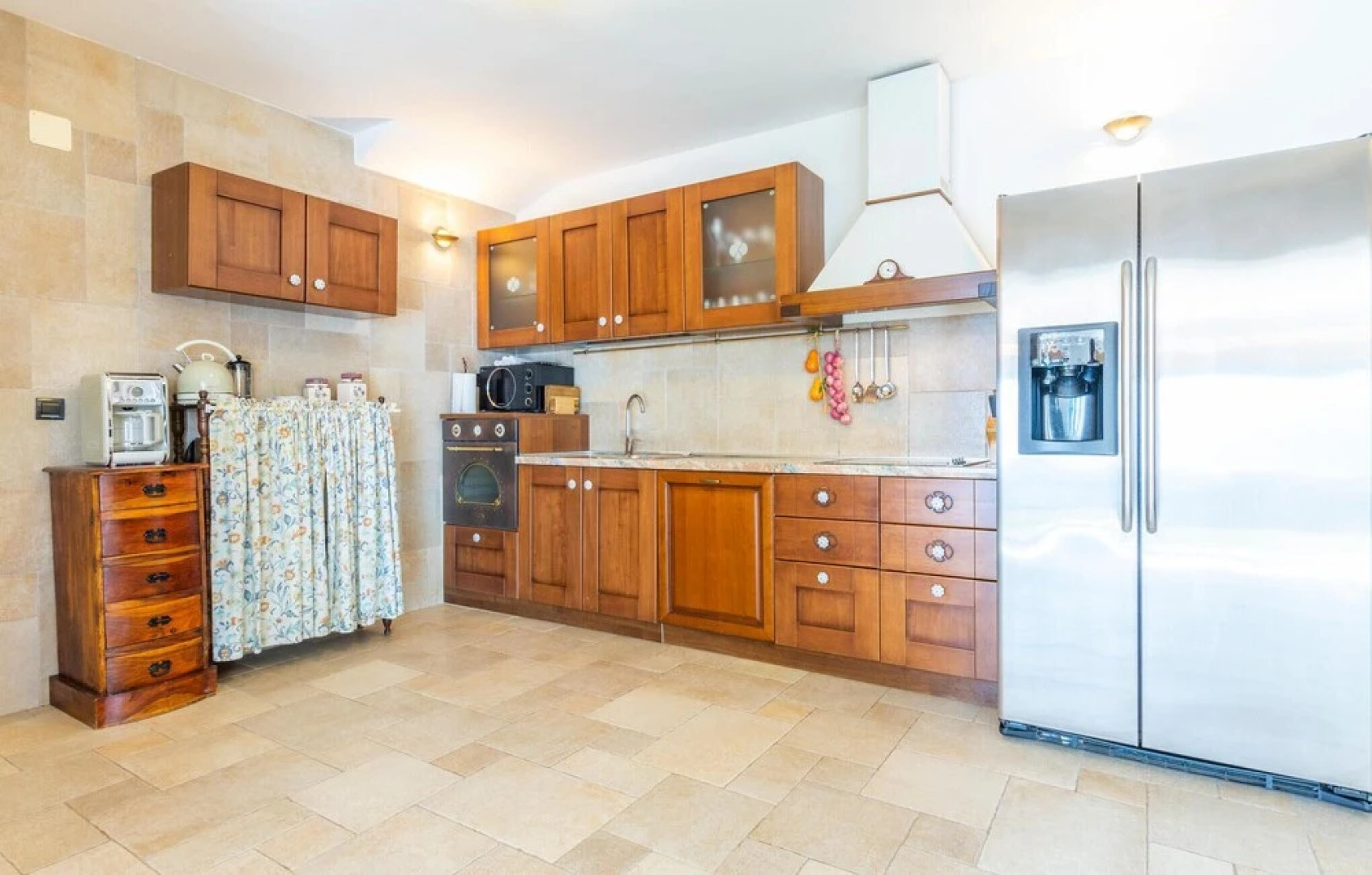 Beautiful Home in Mimice With Wifi and 3 Bedrooms