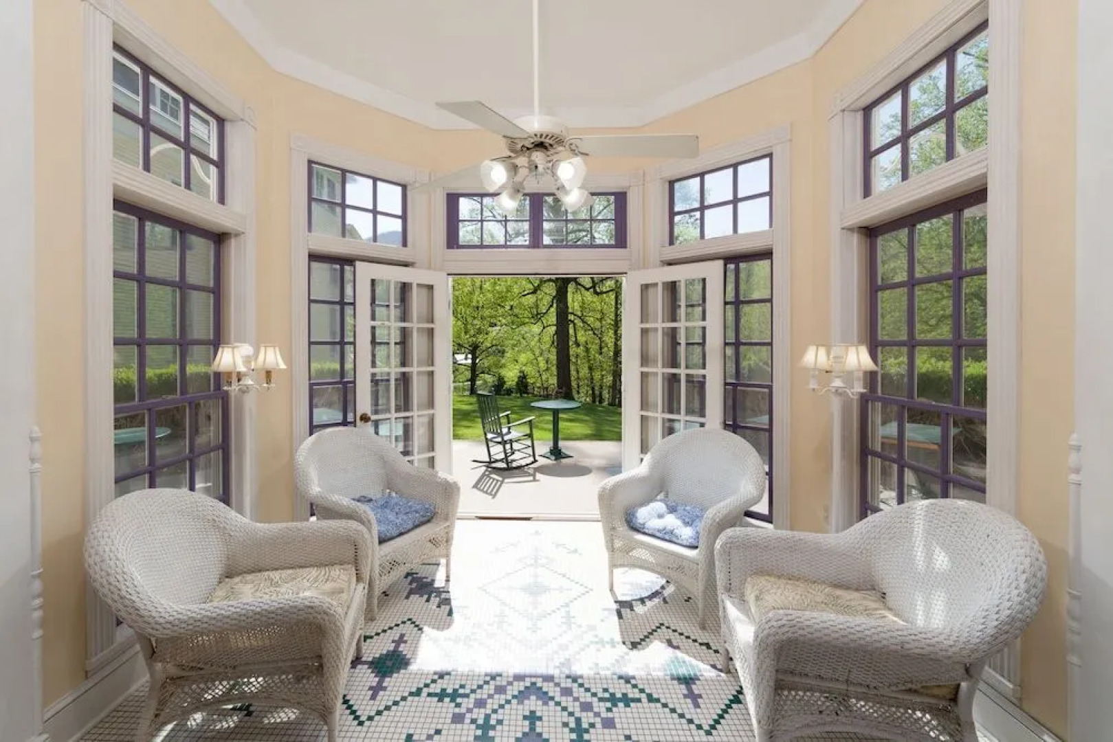 Grand Old Lady Hotel