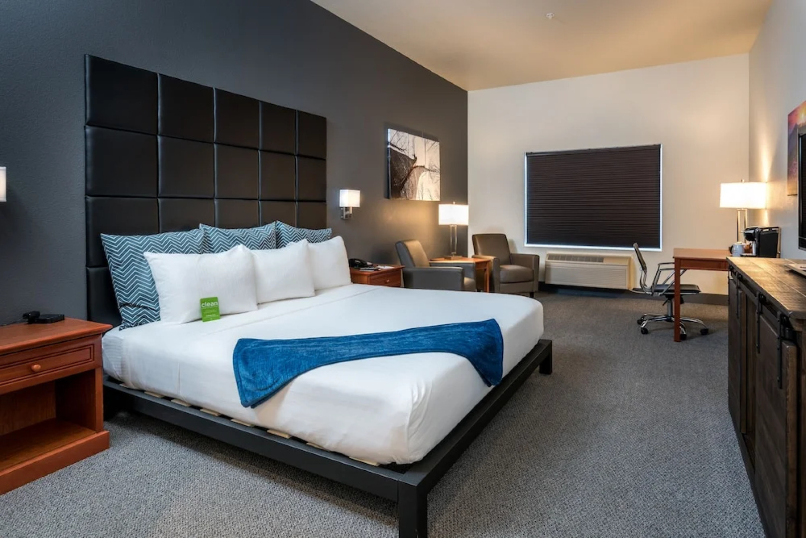 Wood River Inn & Suites