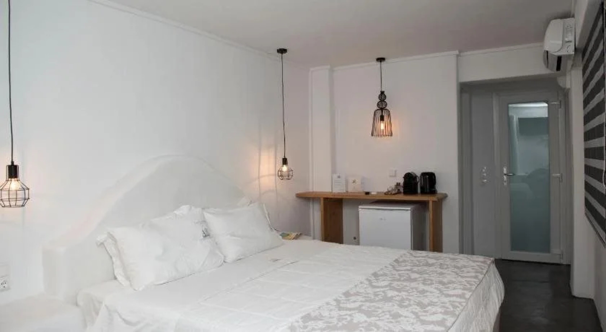 Anixi Lounge Suites - Adults Only