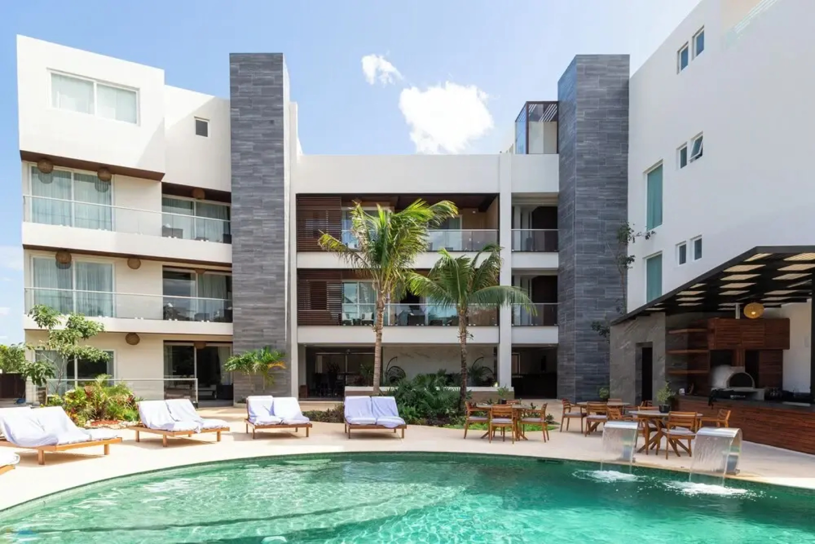 Luxurious Apartments With BBQ Pool Garden Jungle View