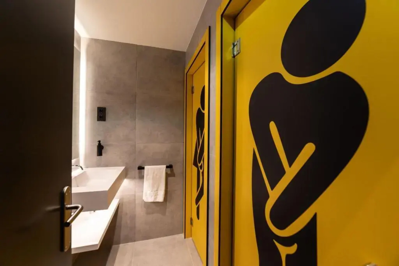 Petit Hostel La Latina - Adults Only