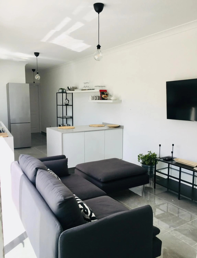 Deluxe Penthouse Charming Location Rooftop Views