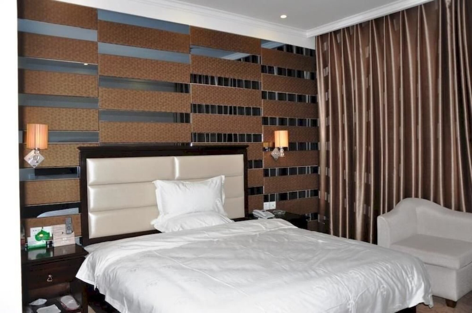 Gongyi Wanyang Business Hotel