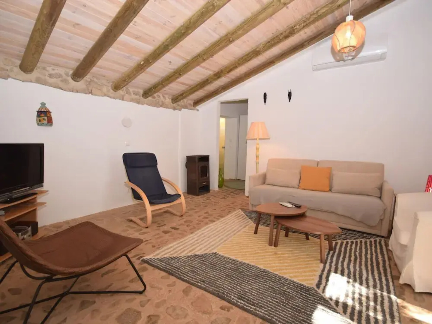 Attractive Portuguese Farm With Modern Decoration