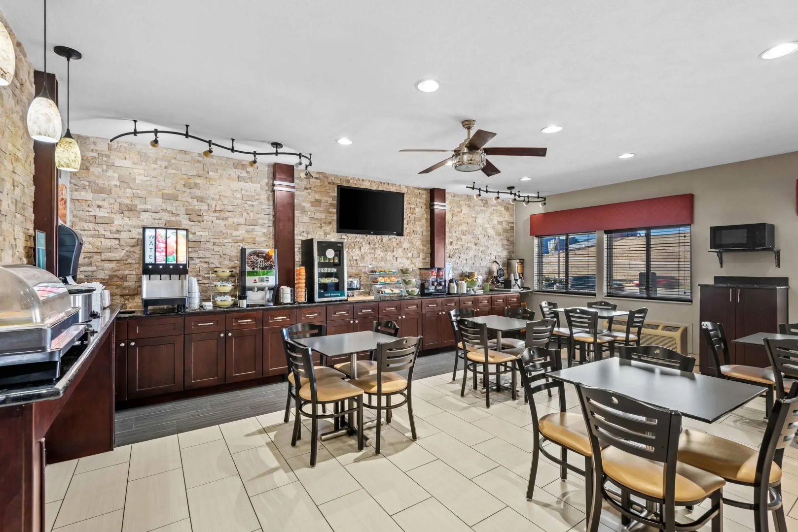 Quality Inn & Suites Des Moines Airport