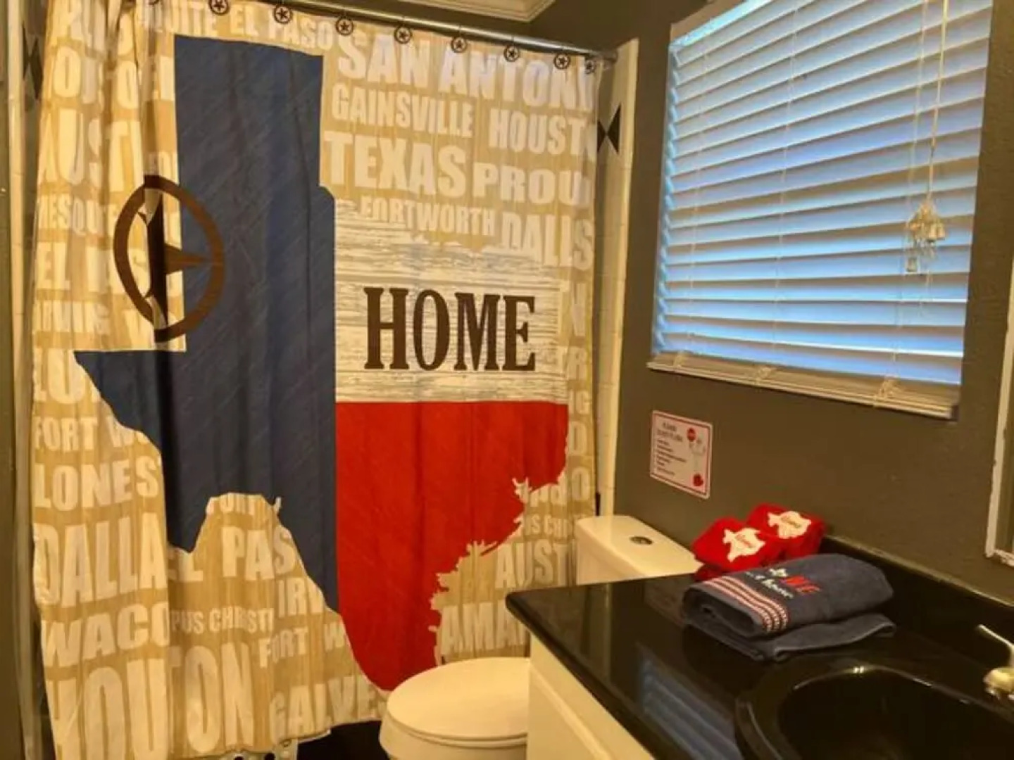 Beautiful Kayewood Waterfront Retreat