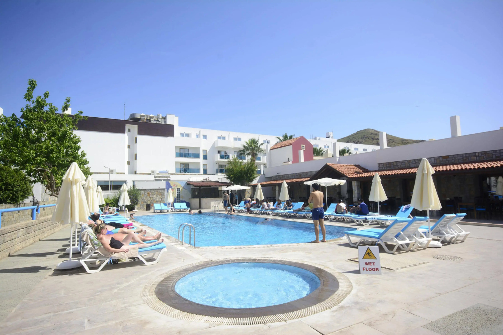 Tiana Beach Resort - All Inclusive