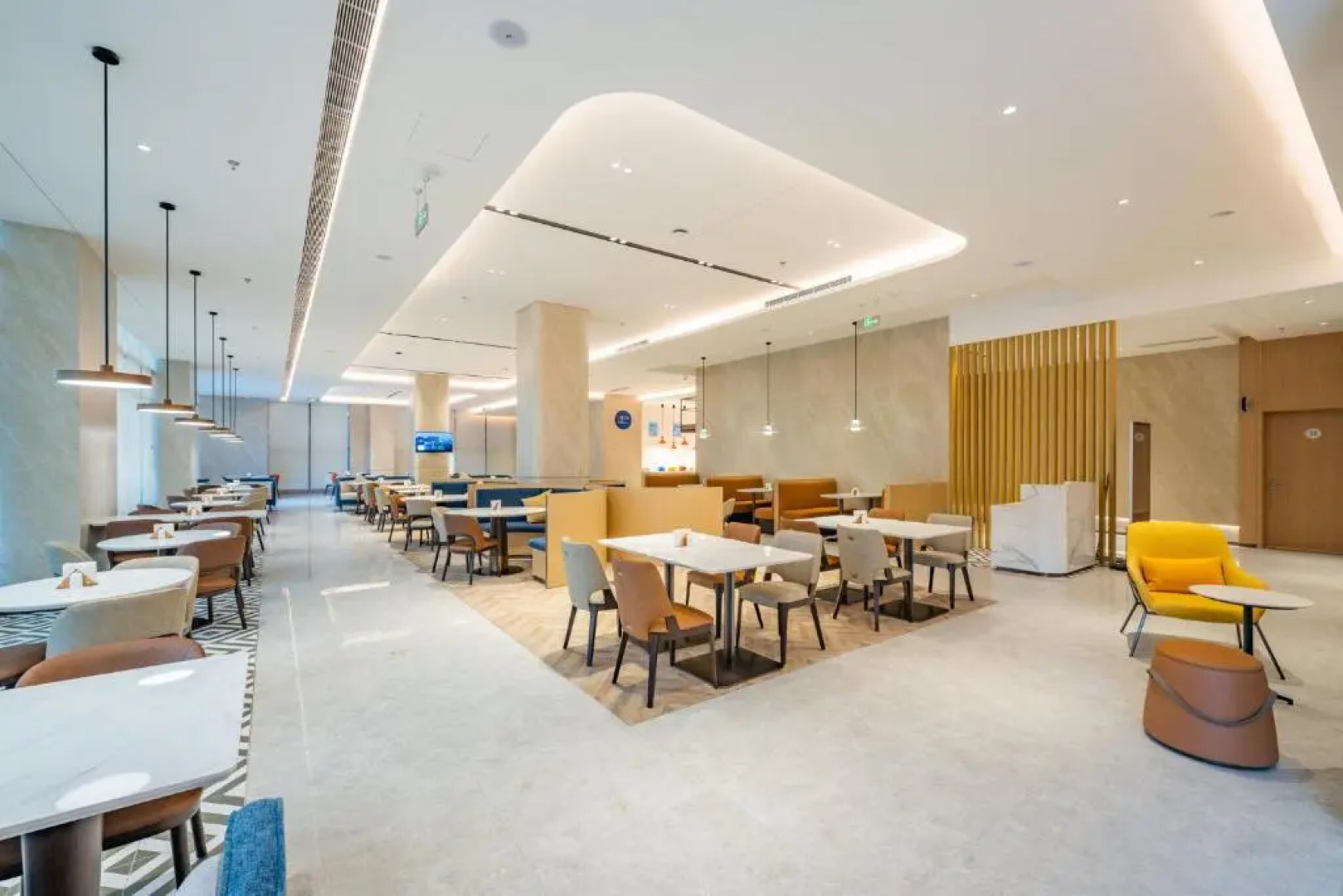 Holiday Inn Express Chengdu Tianfu Square by IHG