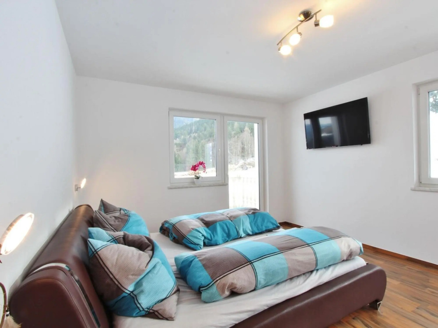 Spacious Villa With Garden in Hinterthiersee