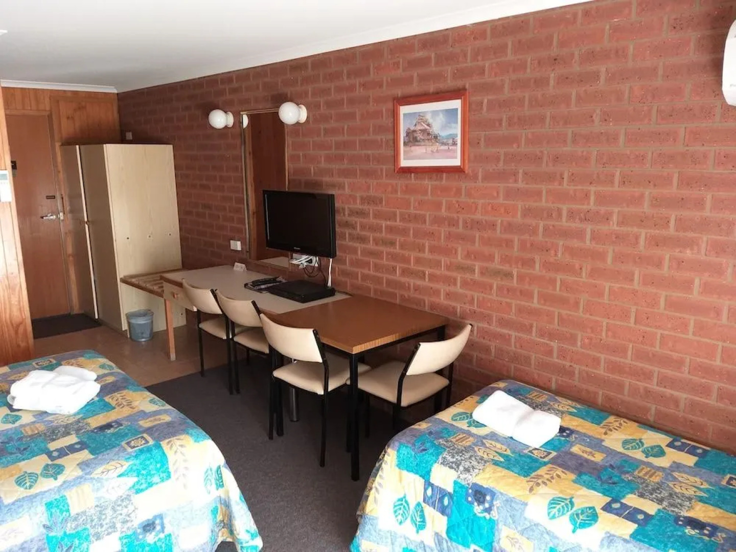 Country Mile Motor Inn