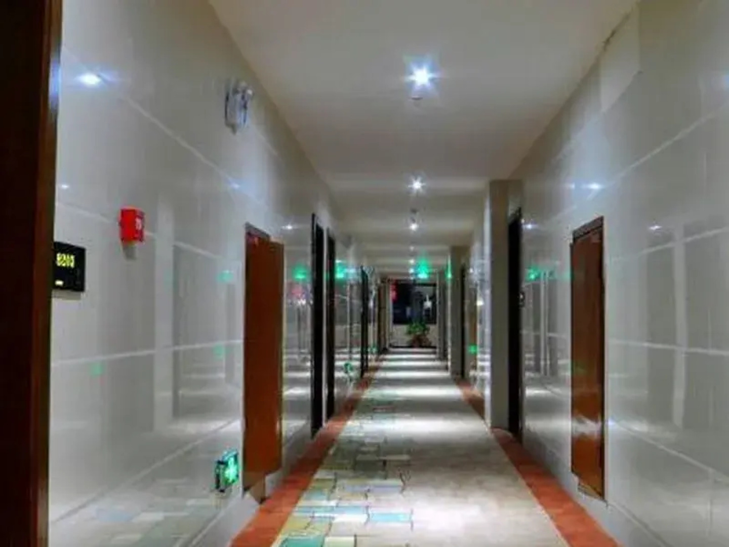 Zhangjiajie E-fashion Resort Hotel