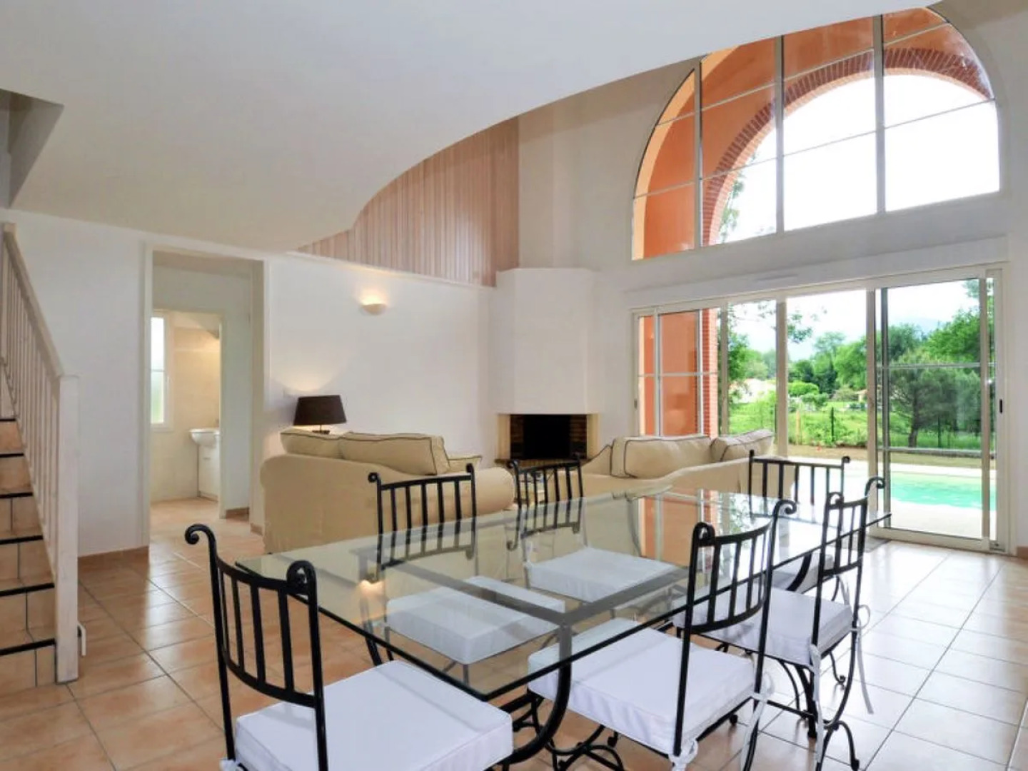 Domaine Royal Green (MZA101)